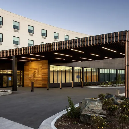 Wyndham Garden Winnipeg Airport-3