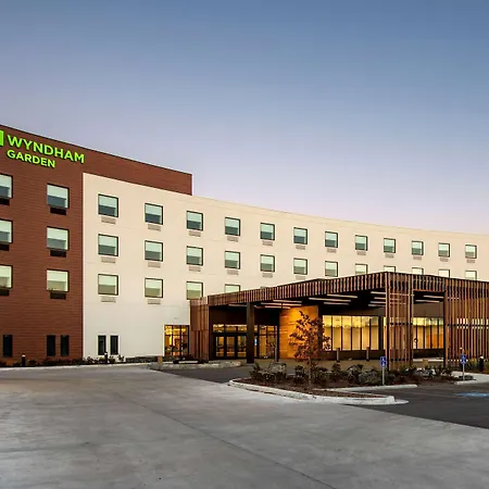 Wyndham Garden Winnipeg Airport-2